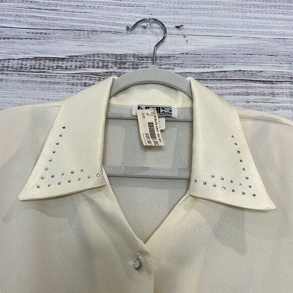 Ivory Blouse - Picture 3 of 7